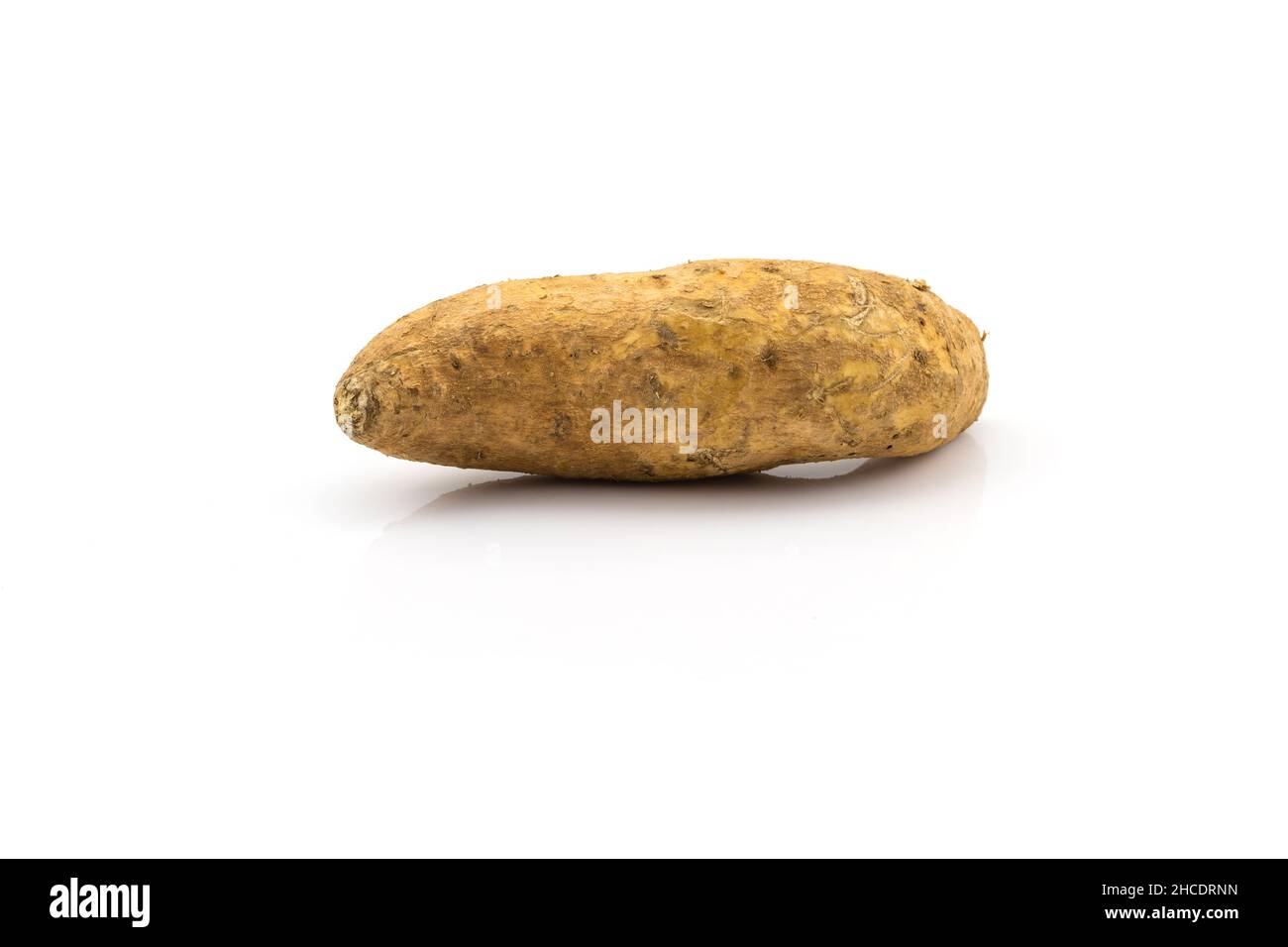 Yam bouilli isolé sur fond blanc Banque D'Images