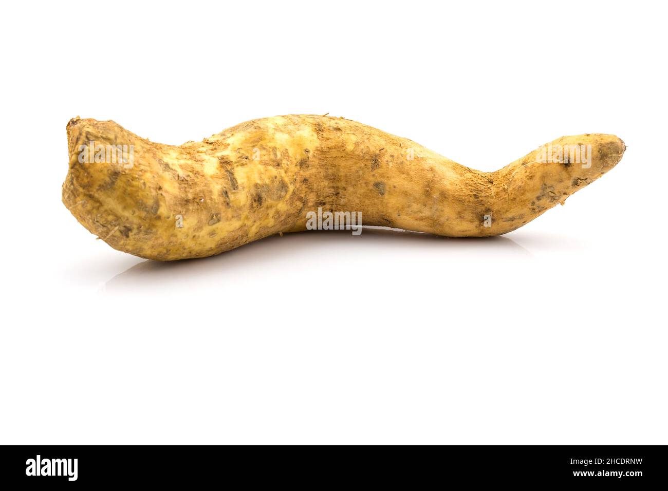 Yam bouilli isolé sur fond blanc Banque D'Images