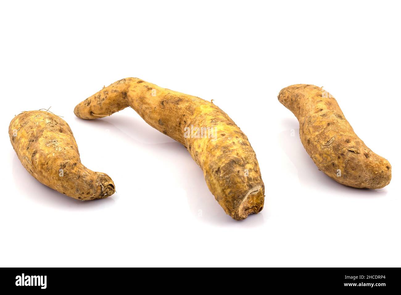 Yam bouilli isolé sur fond blanc Banque D'Images