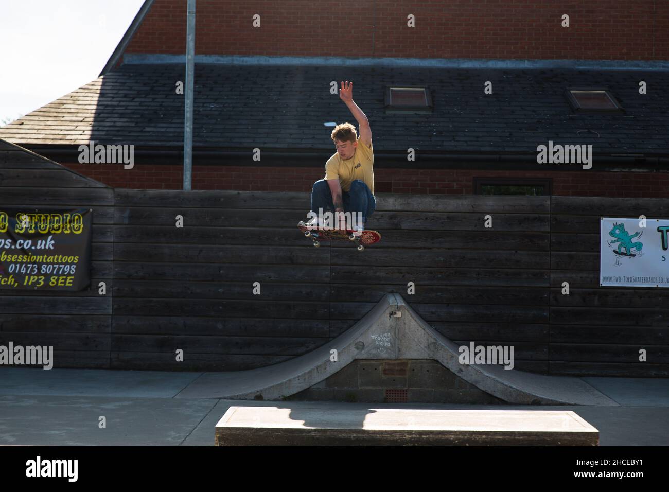 Woodbridge Suffolk UK juin 22 2019: Une communauté à but non lucratif a organisé un concours de skateboard.Il y a différentes tranches d'âge pour que tout le monde puisse le faire Banque D'Images