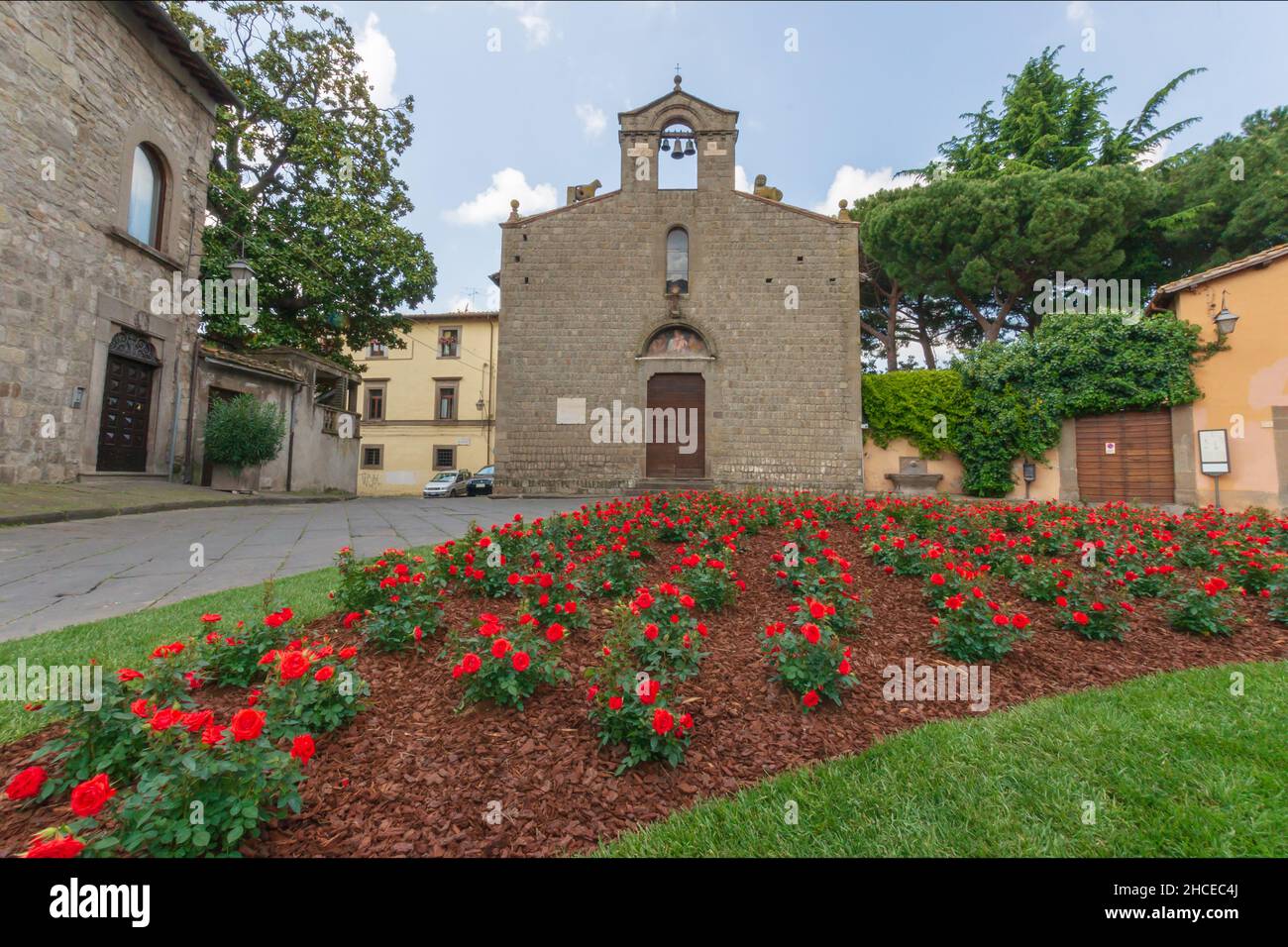 Piazza del Gesu’ sqaure, vieille ville, vue de l'église de San Silvestro, Viterbo, Lazio, Italie, Europe Banque D'Images