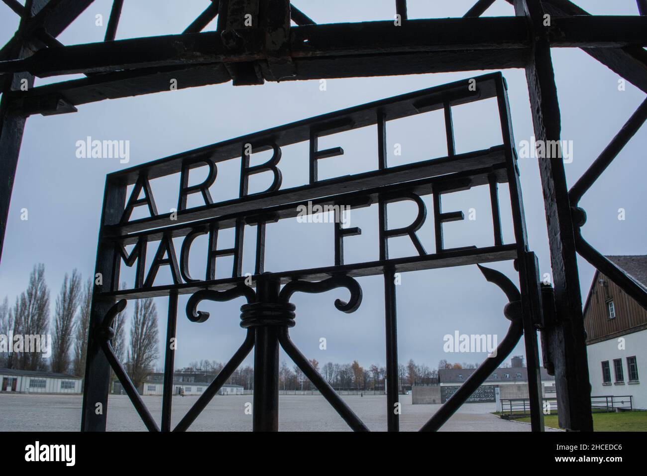 Arbeit macht frei porte, camp de concentration nazi, Dachau, Allemagne Banque D'Images