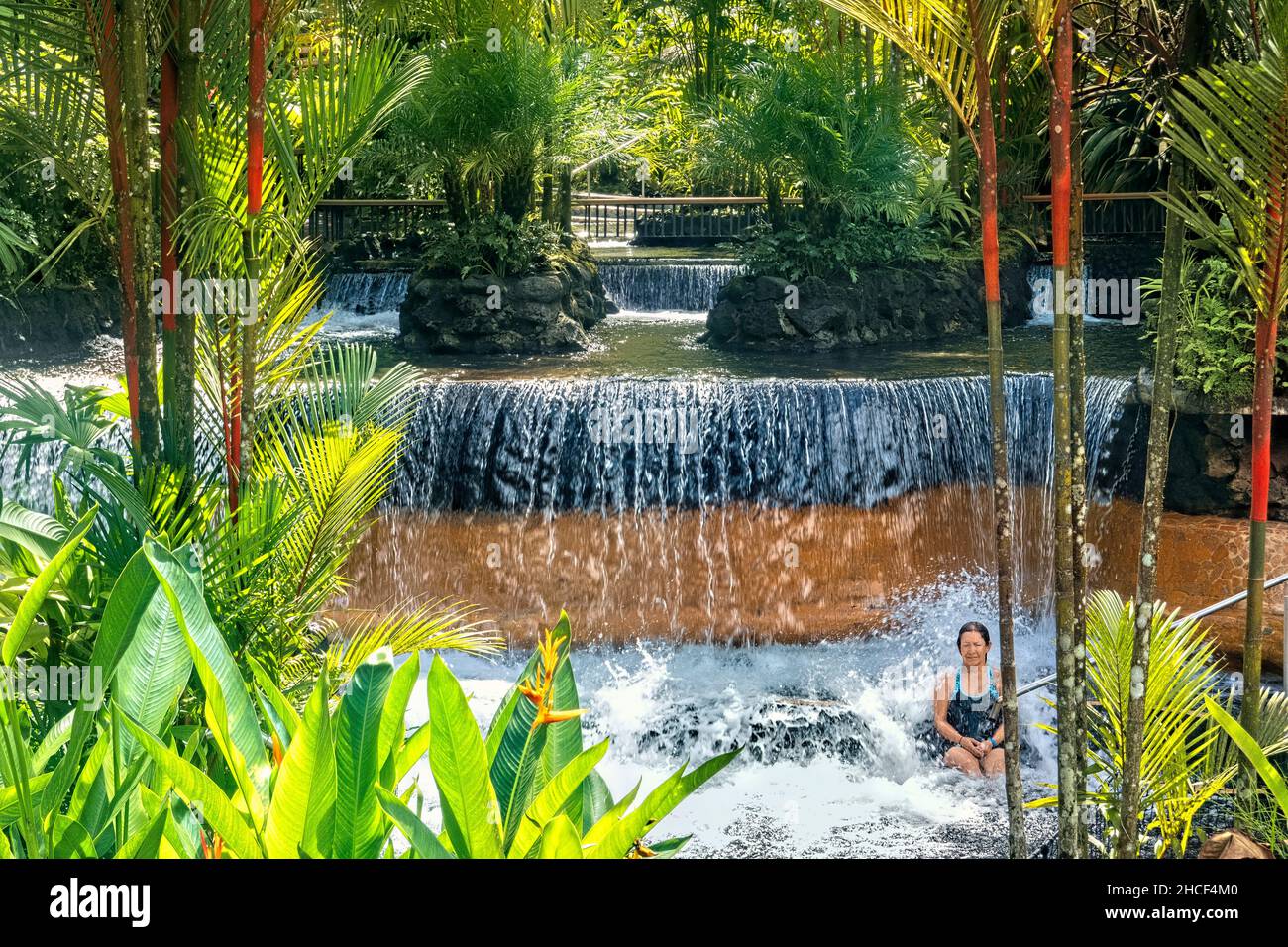 Profitez d'une rivière chaude à Tabacon Hot Springs, la Fortuna, Costa Rica Banque D'Images