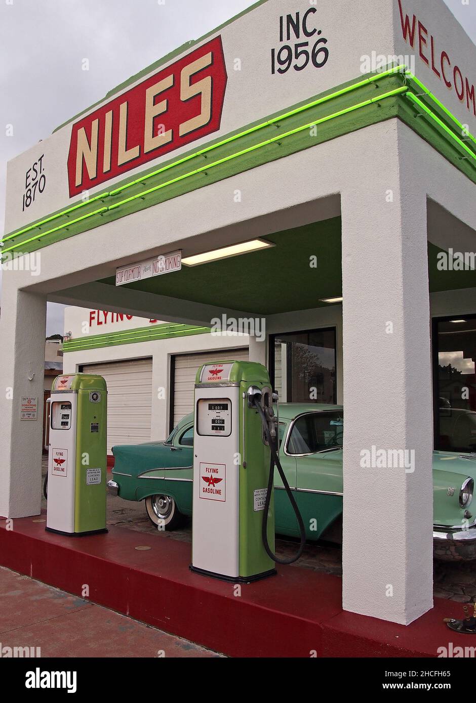 Niles Flying A, anciennement Solon Brothers station de service maintenant un lieu de club social de voiture d'époque dans le quartier Niles de Fremont, Californie Banque D'Images