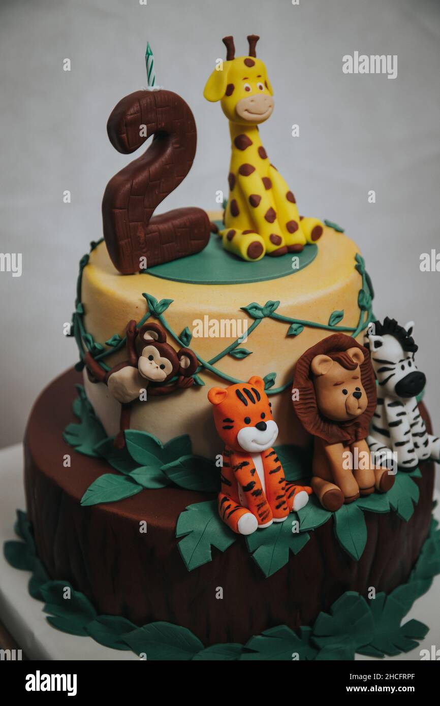 Gateau D Anniversaire De 2 Ans Avec Animaux Photo Stock Alamy