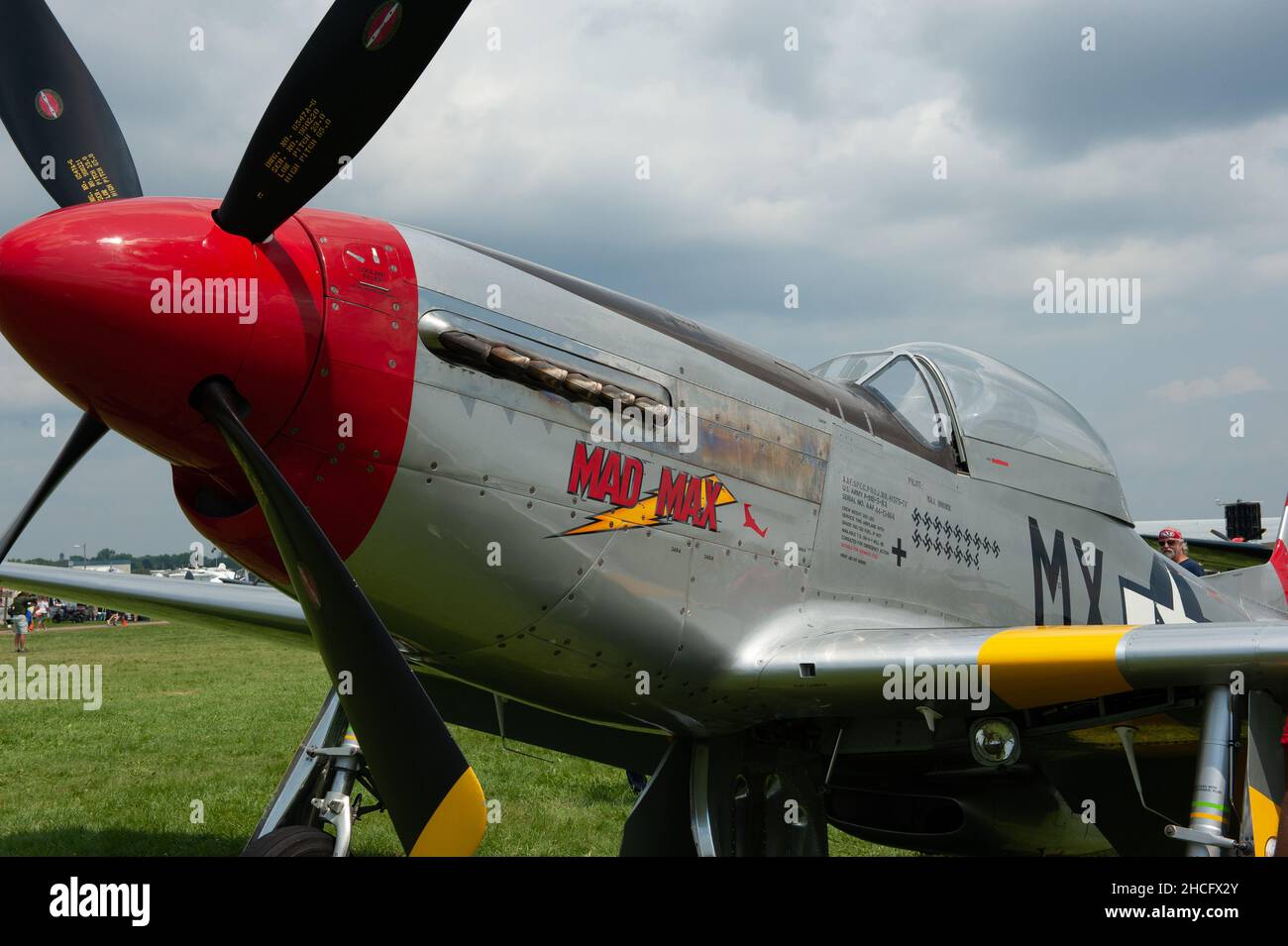 Avion - P-51 Mustang Fighter de la Seconde Guerre mondiale à Oshkosh, États-Unis Banque D'Images Avion - P-51 Mustang Fighter de la Seconde Guerre mondiale à Oshkosh, États-Unis Banque D'Images
