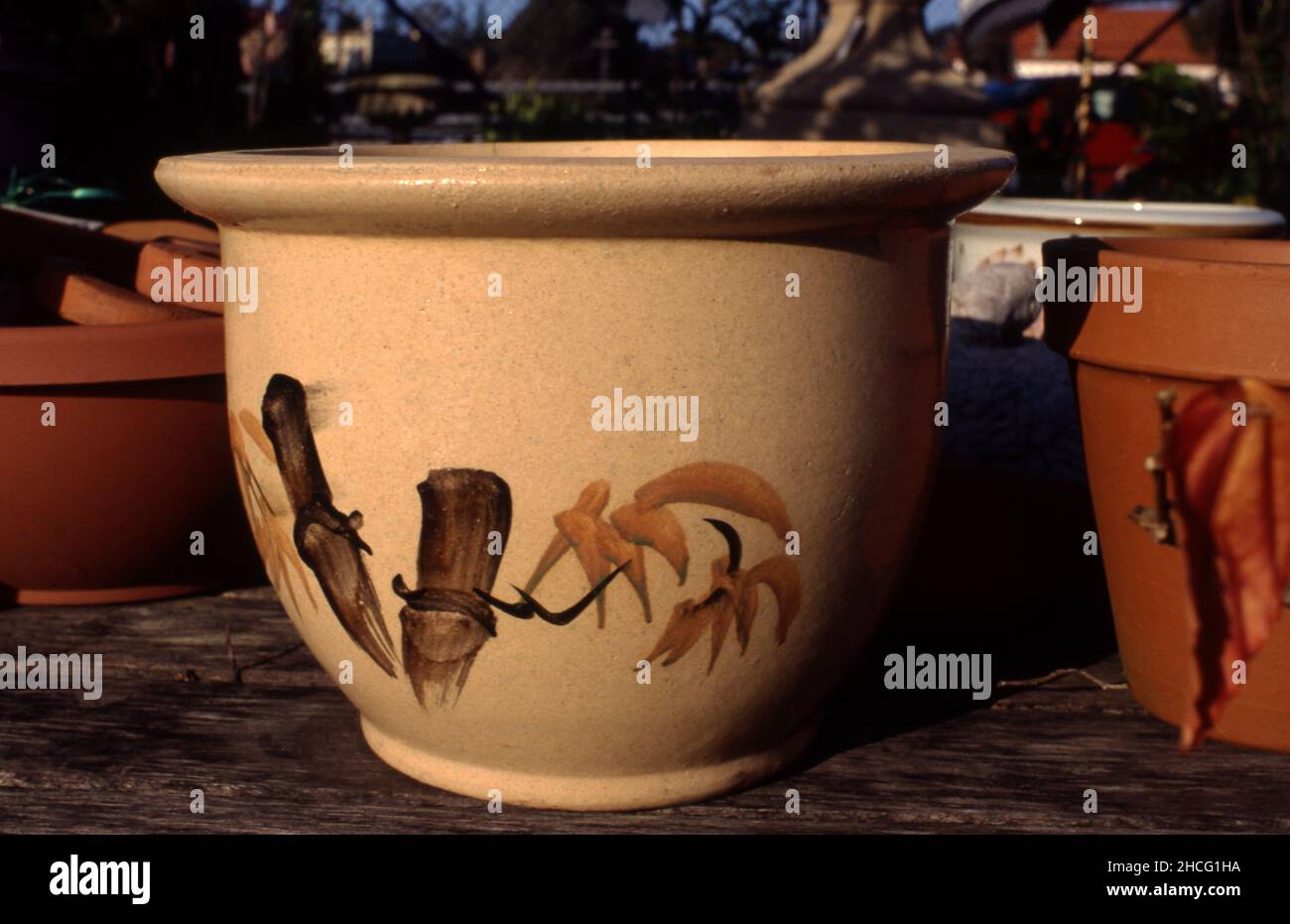 NOUVEAUX POTS DE JARDIN À VENDRE EN PETITE PÉPINIÈRE, BANLIEUE DE SYDNEY.NSW.AUSTRALIE. Banque D'Images
