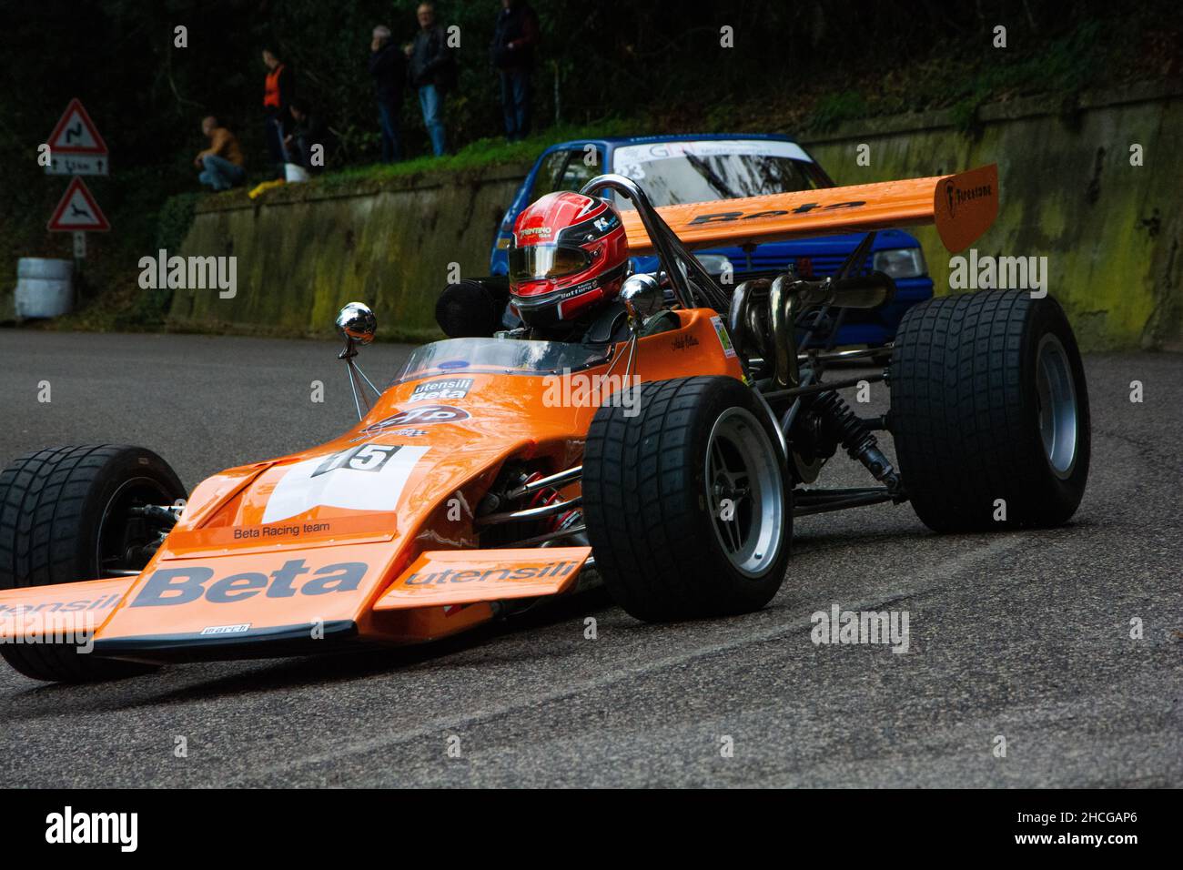 PESARO , ITALIE - OTT 10 - 2021 : VOITURE D'ÉPOQUE MARS F2 EN COURSE À PESARO SAN BARTOLO Banque D'Images