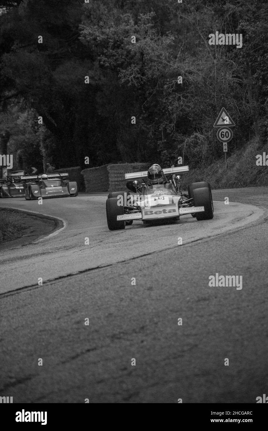 PESARO , ITALIE - OTT 10 - 2021 : VOITURE D'ÉPOQUE MARS F2 EN COURSE À PESARO SAN BARTOLO Banque D'Images