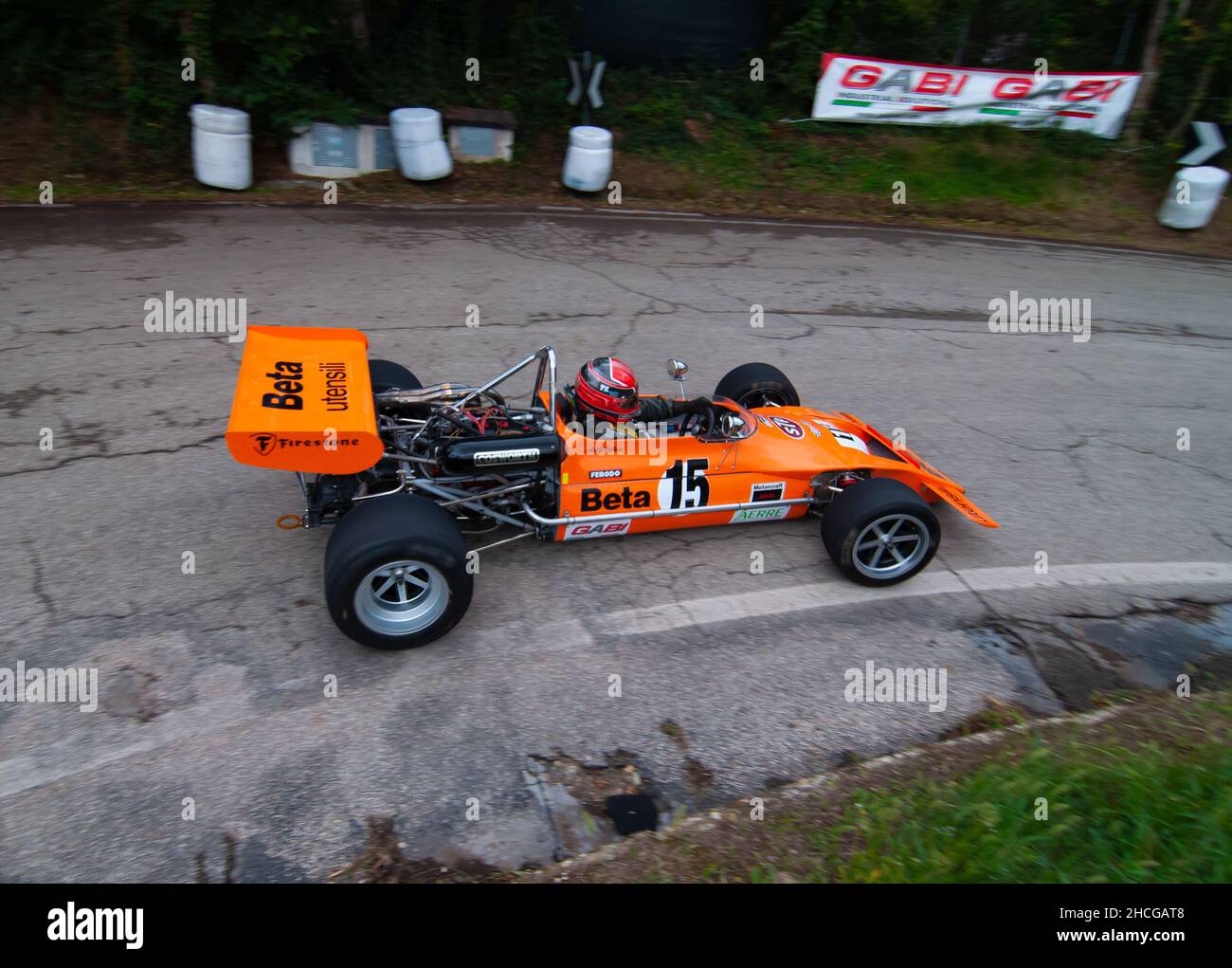 PESARO , ITALIE - OTT 10 - 2021 : VOITURE D'ÉPOQUE MARS F2 EN COURSE À PESARO SAN BARTOLO Banque D'Images