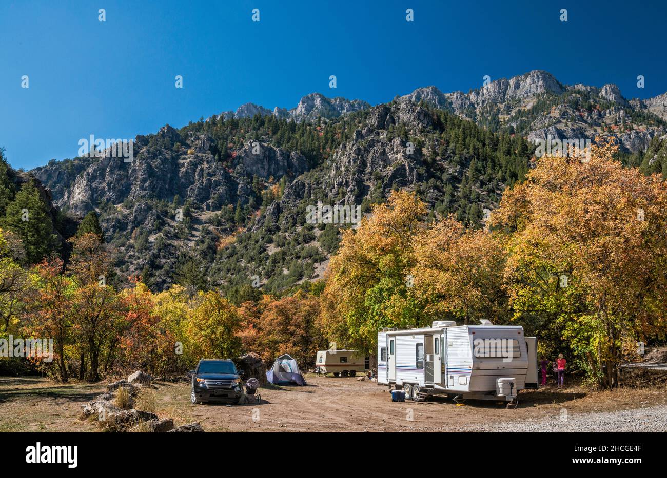 Campeurs à la fourche gauche, Blacksmith Fork Canyon, près de Hyrum, Bear River Mountains, Wasatch Range,Uinta Wasatch cache National Forest, Utah, États-Unis Banque D'Images