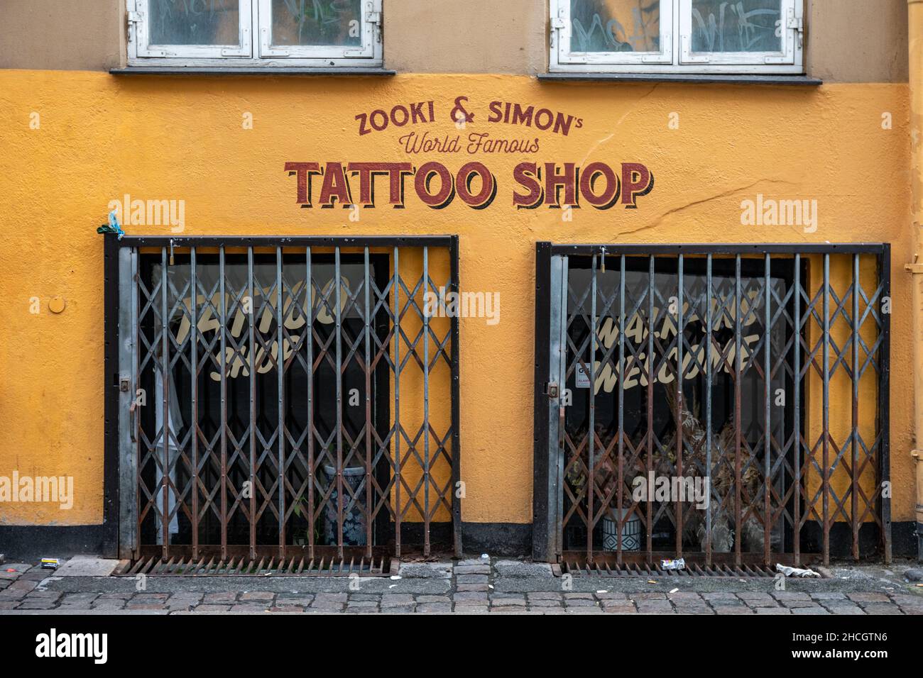 Zooki & Simon's World Famous Tattoo Shop sur Larsbjørnsstræde à Copenhague, Danemark Banque D'Images