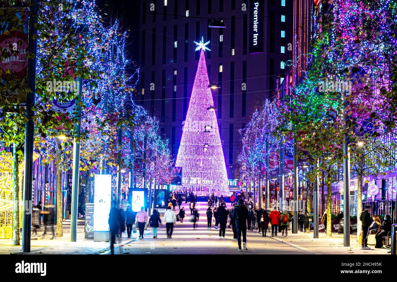 Arbre de Noël à Wembley Park Londres Royaume-Uni Banque D'Images