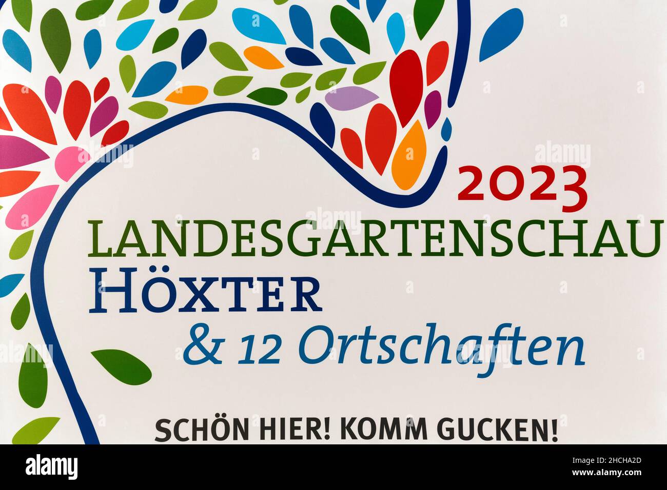 Signe avec l'inscription Landesgartenschau 2023, Schoen hier, Komm gucken, Hoexter, Weserbergland,Rhénanie-du-Nord-Westphalie, Allemagne Banque D'Images