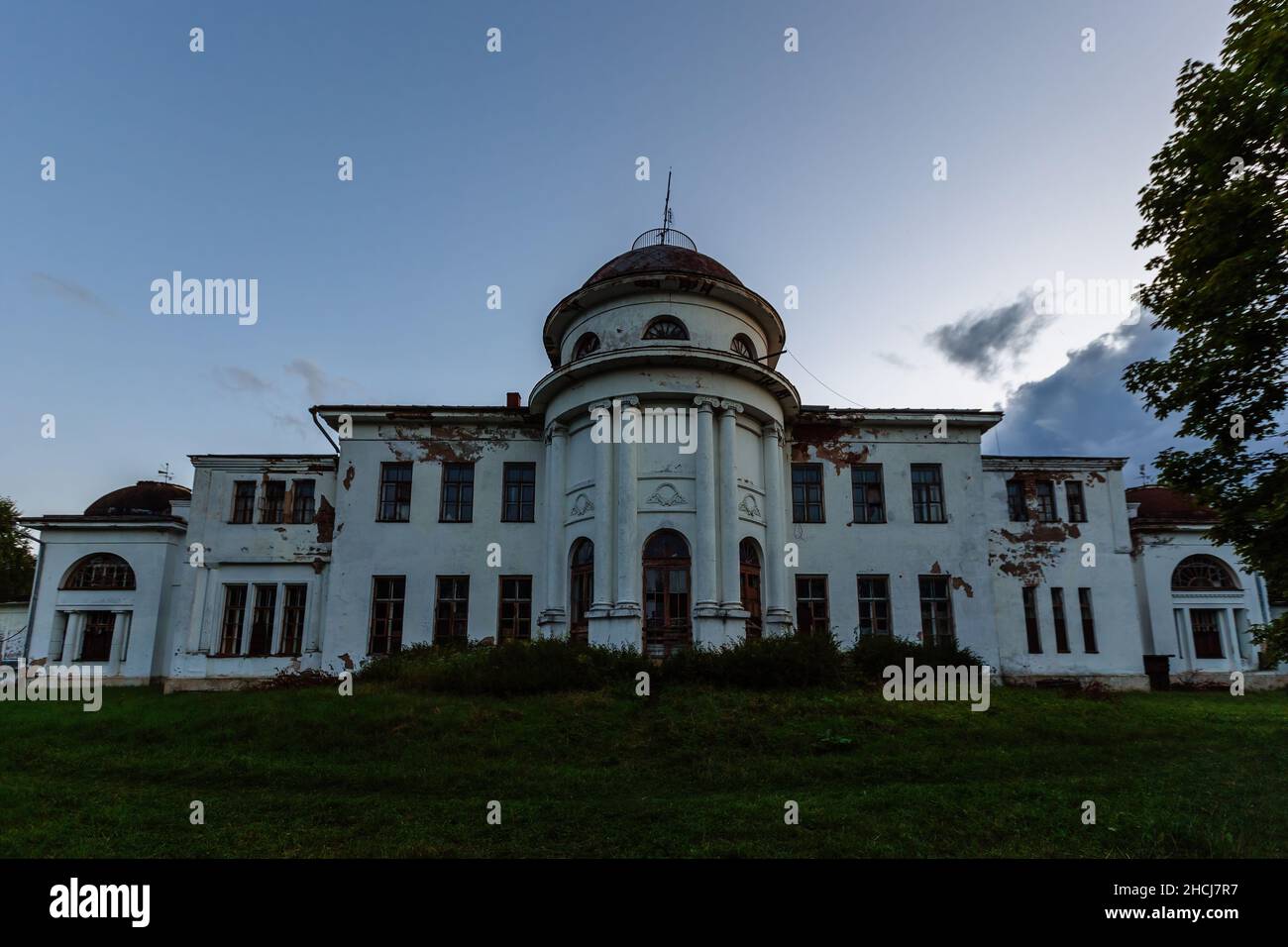 Ancien manoir abandonné Lubvino dans la région de Moscou, Russie Banque D'Images