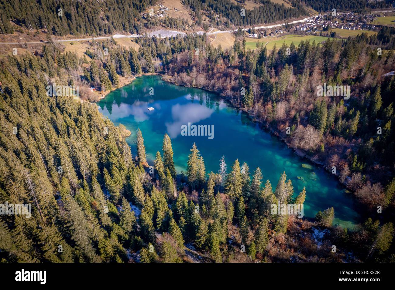 Lac Crestasee dans les Alpes suisses Banque D'Images