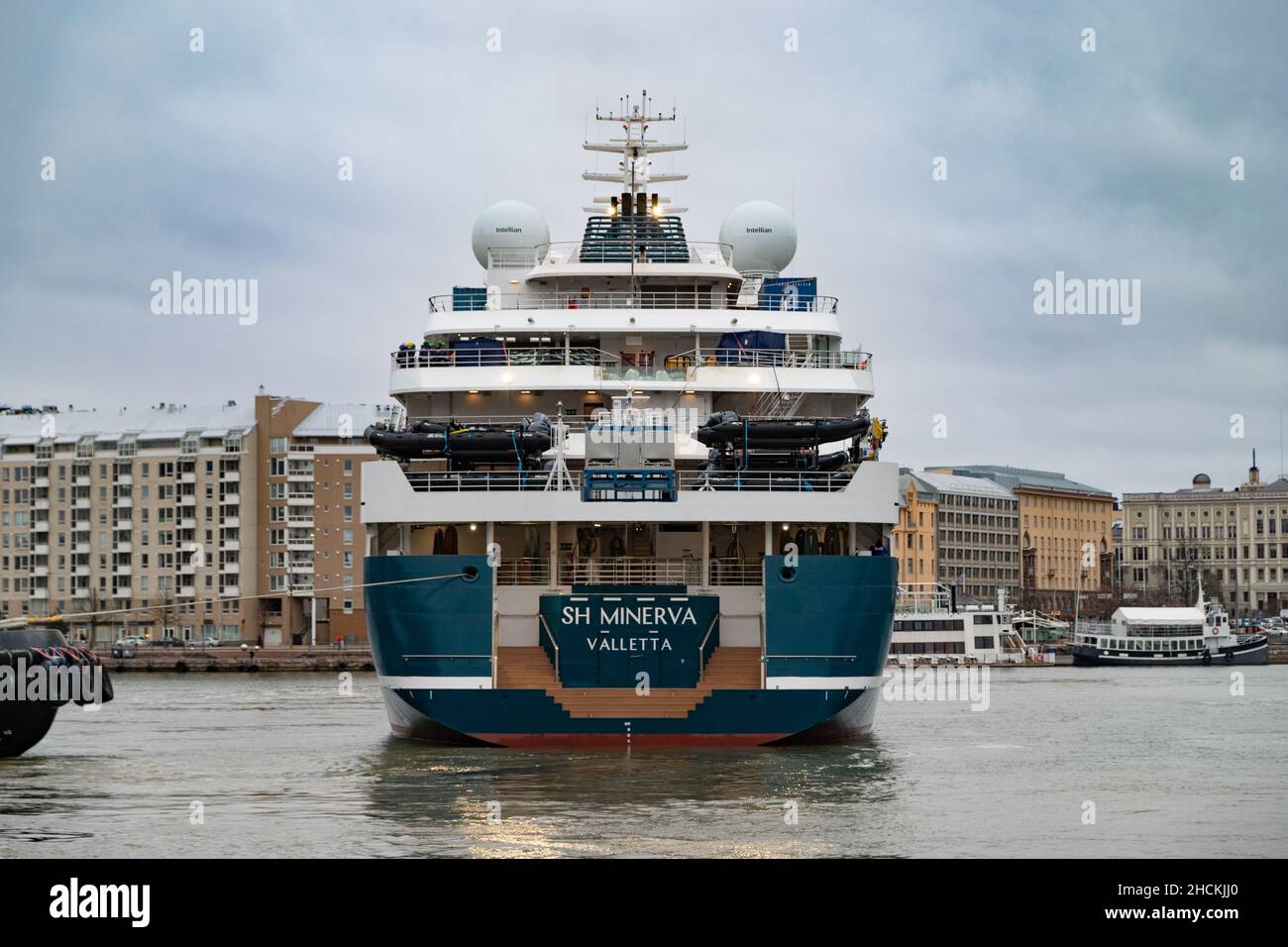 Le nouveau navire de croisière d'expédition de Swan Hellenic SH Minerva est de retour au chantier naval d'Helsinki après des essais en mer. Banque D'Images