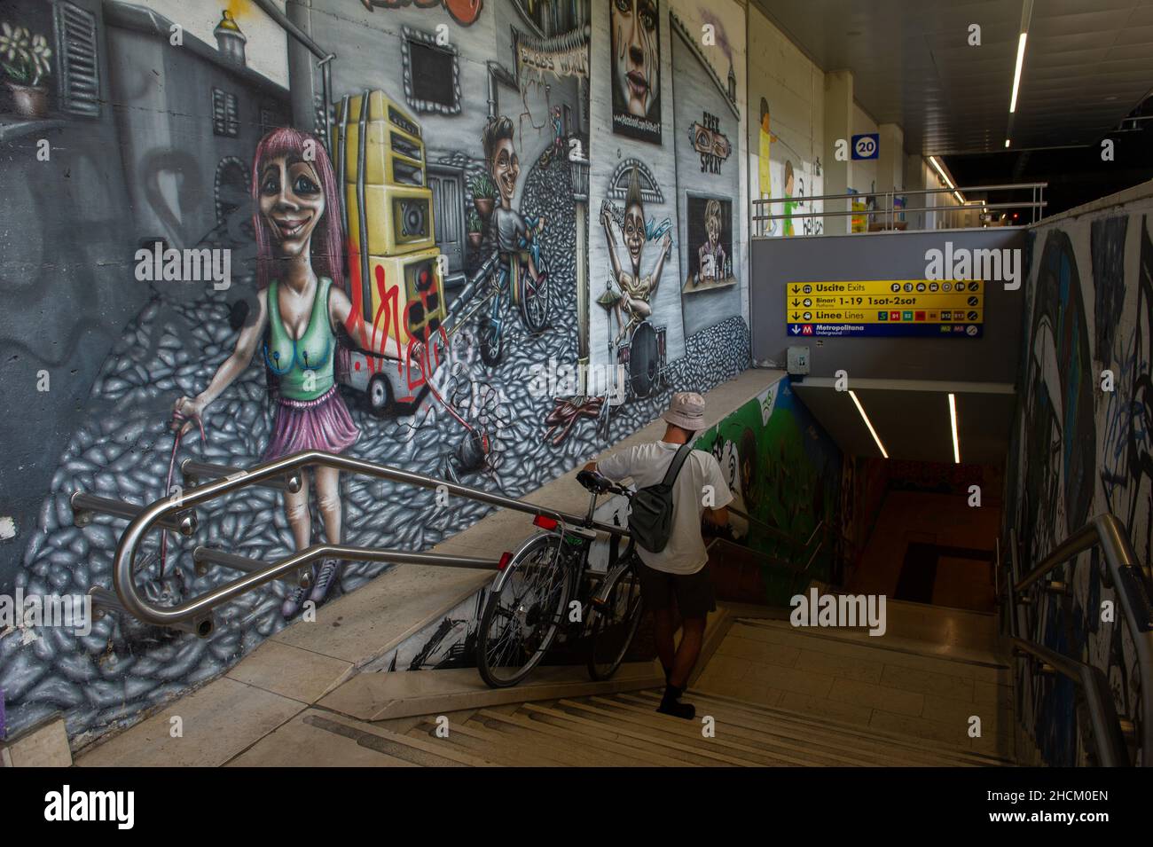 Europe, Italie, Lombardie, Milan, quartier Isola,Peintures murales de la via Borsieri et de la gare Garibaldi. Banque D'Images