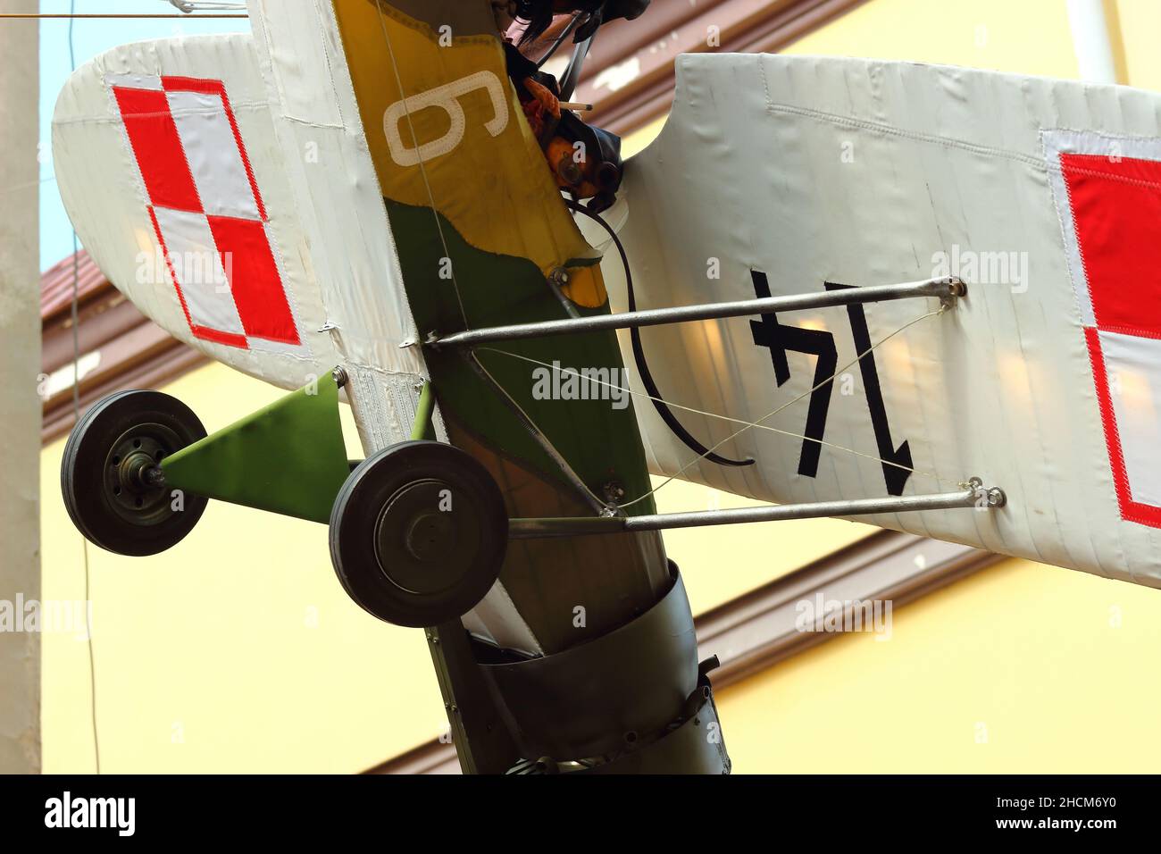 Un gros plan des détails de l'ancien modèle d'avion militaire Banque D'Images Un gros plan des détails de l'ancien modèle d'avion militaire Banque D'Images