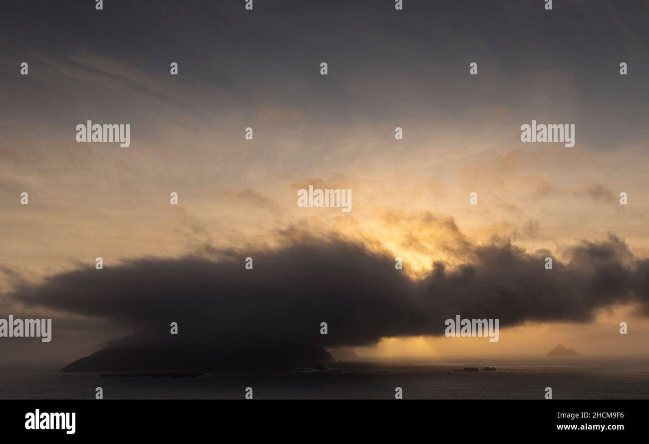Vue sur les îles Blasket depuis Clogher Head, péninsule de Dingle, comté de Kerry, Irlande Banque D'Images