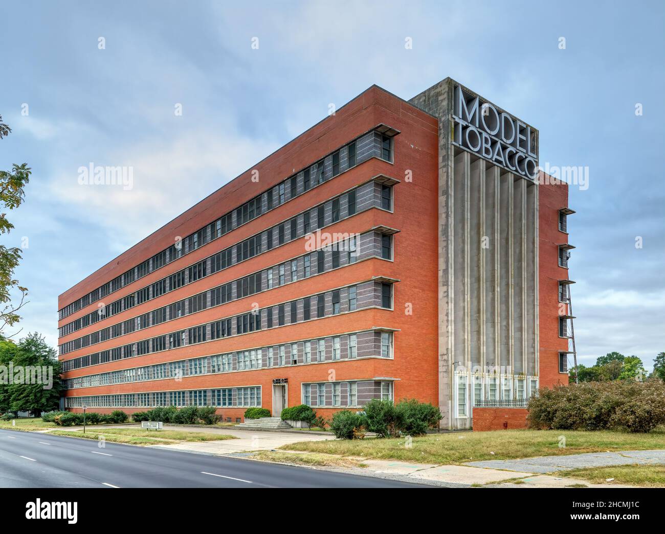 Le Model Tobacco Building, une usine art déco construite en 1940, a été converti en appartements. Banque D'Images