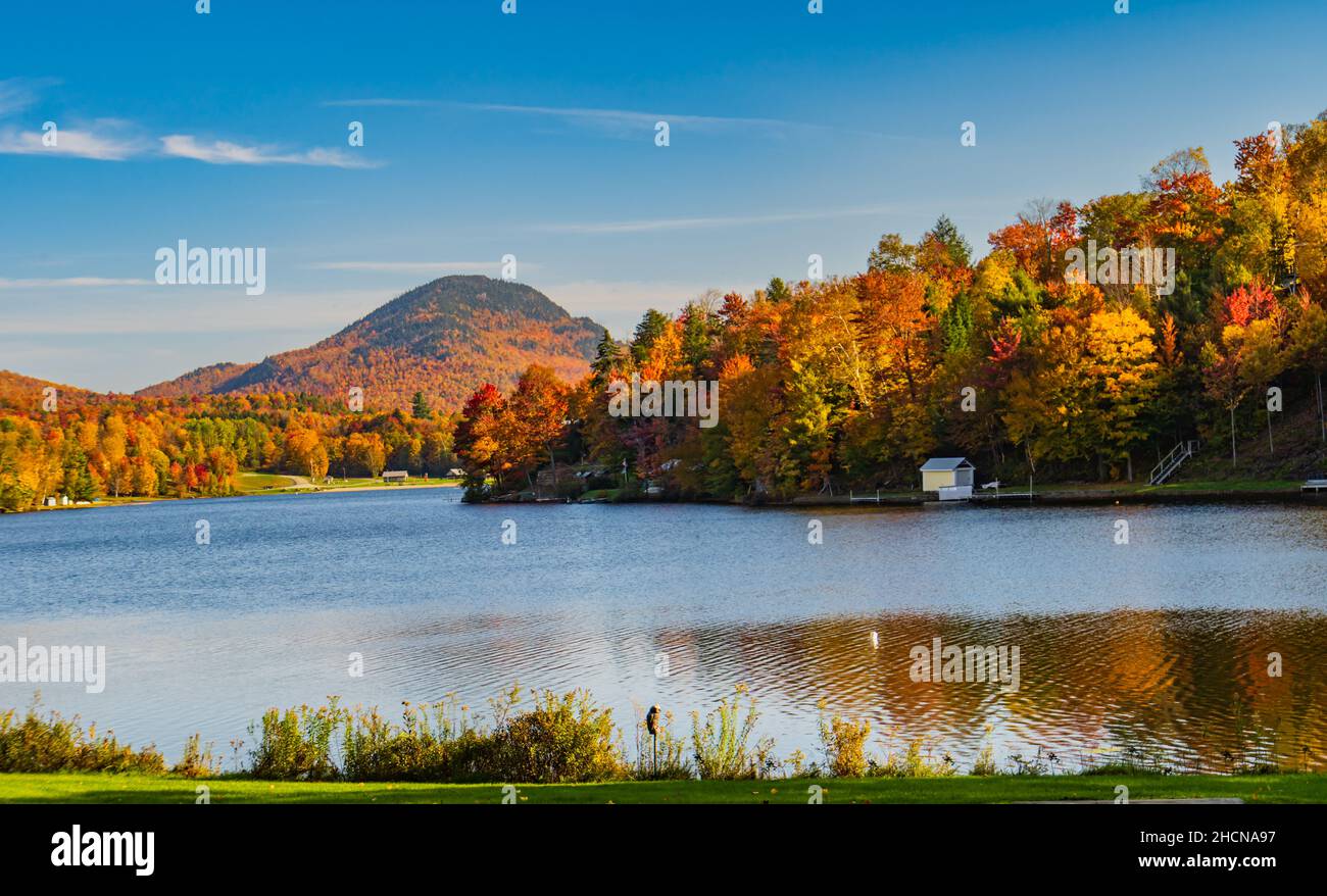 Lac Eden en automne avec de belles couleurs de feuillage d'automne Banque D'Images