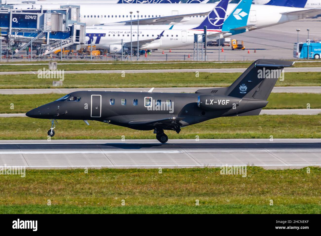 Munich, Allemagne - 9 septembre 2021 : avion du groupe de vol Pilatus PC-24 à l'aéroport de Munich (MUC) en Allemagne. Banque D'Images