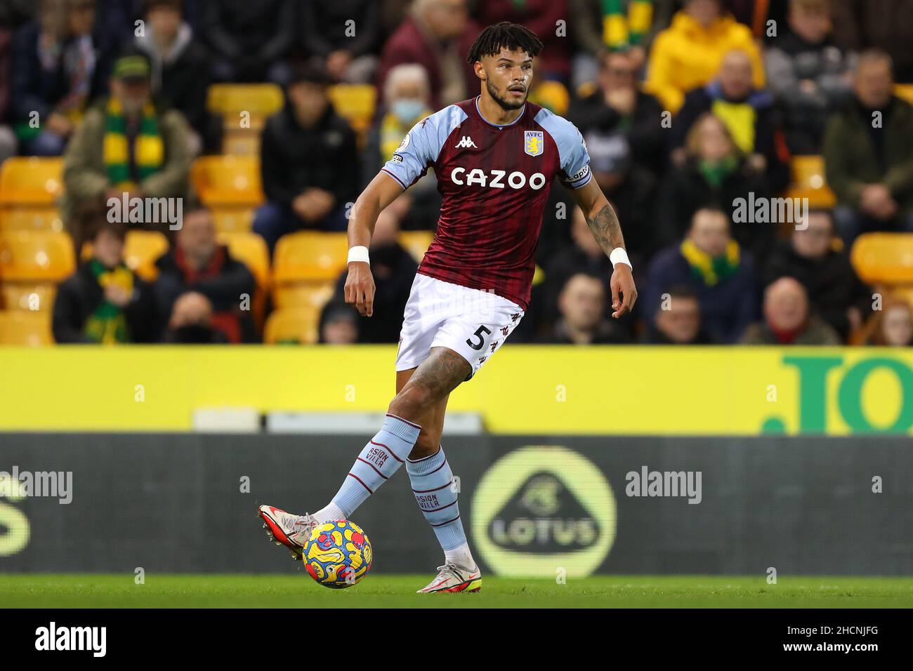 Tyrone Mings of Aston Villa - Norwich City / Aston Villa, Premier League, Carrow Road, Norwich, Royaume-Uni - 14th décembre 2021 usage éditorial uniquement - des restrictions DataCo s'appliquent Banque D'Images