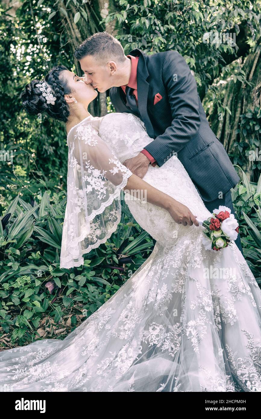 Photos de mariage d'un couple latino-américain (cubain) Banque D'Images