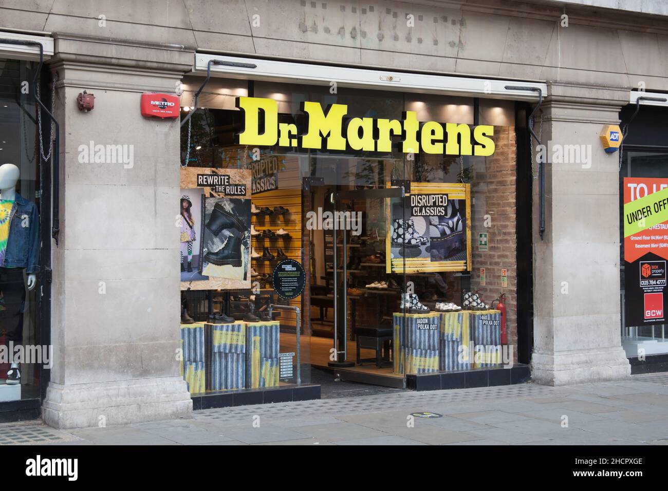 The Dr Martens Shoe Shop à Nottingham, au Royaume-Uni Banque D'Images