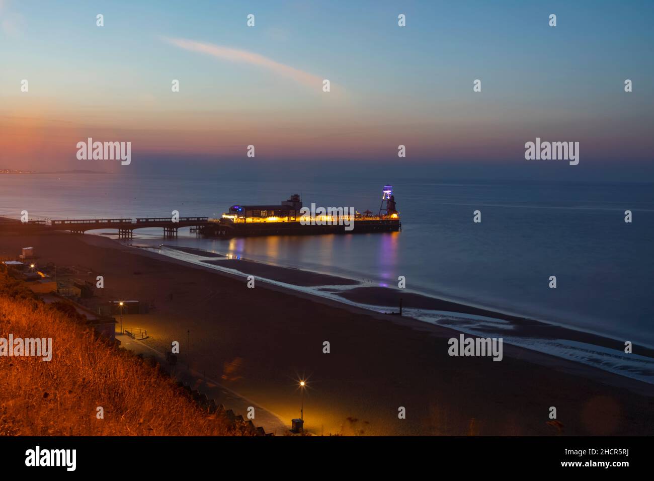 Angleterre, Dorset, Bournemouth, Bournmouth Beach et Pier at Dawn Banque D'Images