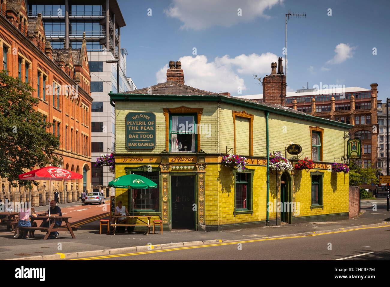 Royaume-Uni, Angleterre, Manchester, Great Bridgewater Street, Peveril of the Peak, pub carrelé historique Banque D'Images