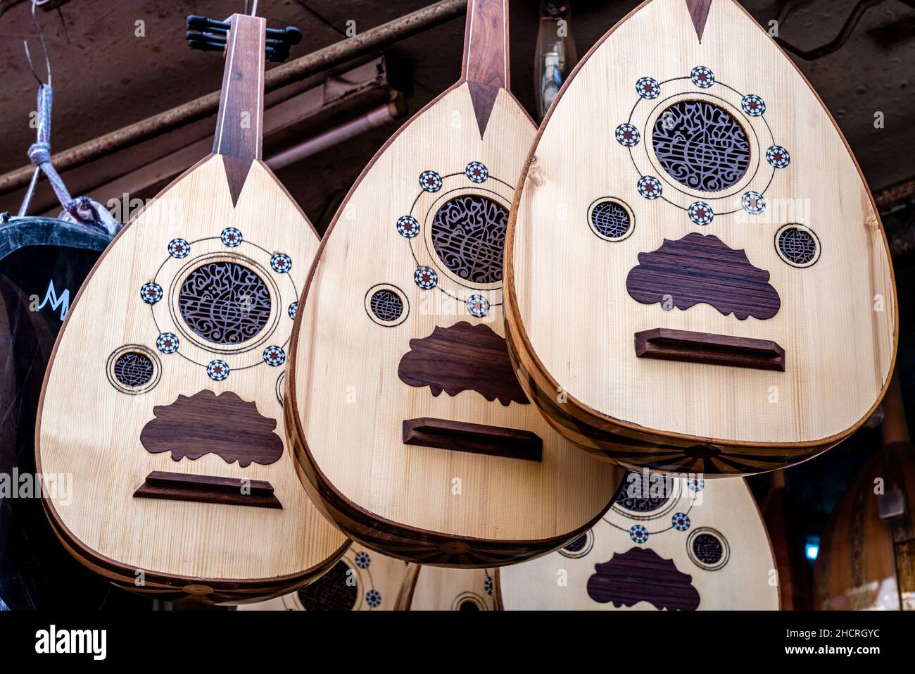 Ouds arabes traditionnels (instruments de musique) à vendre, Amman