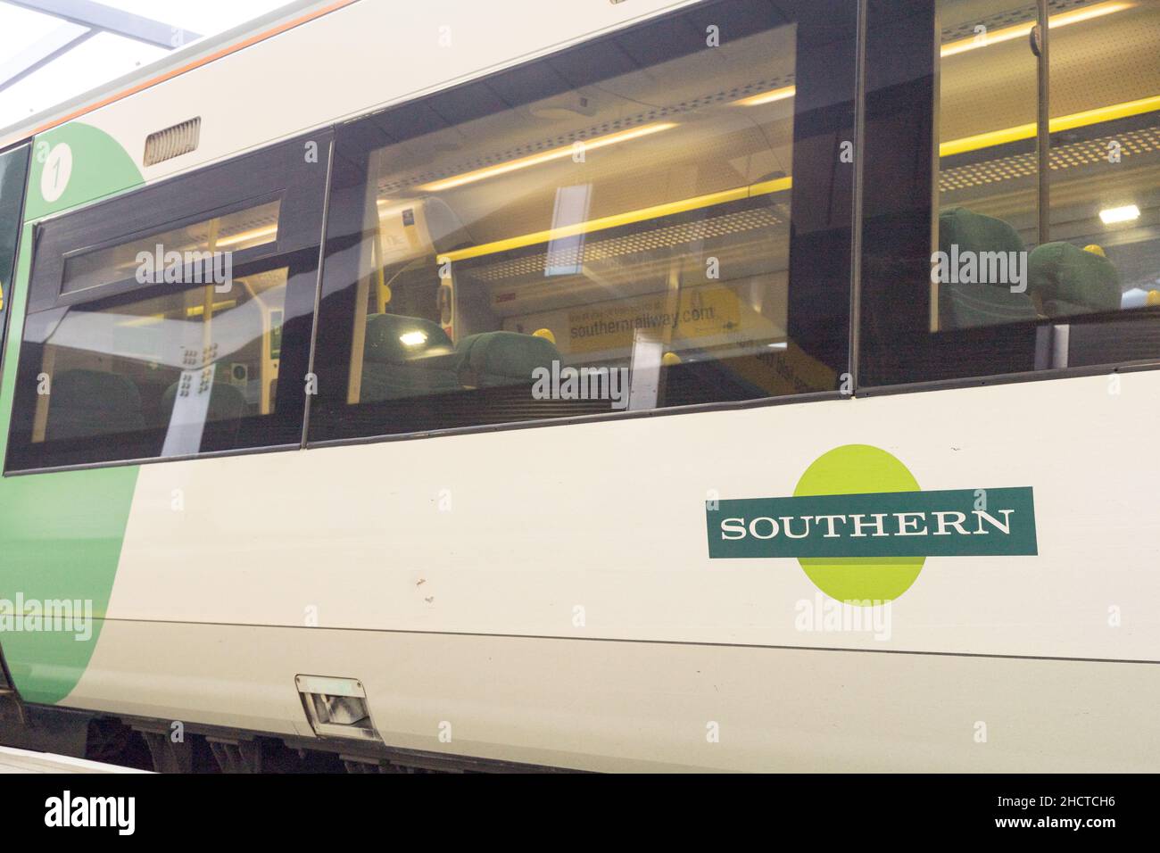 Londres, Royaume-Uni, 1 janvier 2022.Tous les services de Southern Rail à destination et en provenance de London Victoria ont été annulés pendant deux semaines pendant la période des fêtes jusqu'au début de janvier en raison d'une pénurie de personnel ou de travaux d'ingénierie.Credit: Xiu Bao/Alamy Live News Banque D'Images