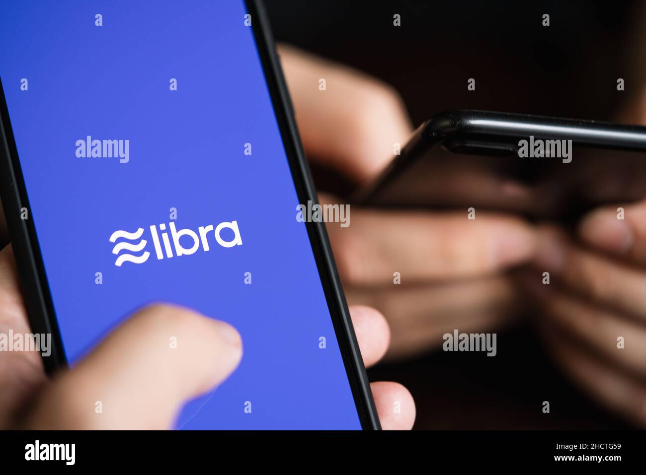 LiBalance Facebook crypto-monnaie et bitcoin crypto-monnaie smartphone Share, concept LiBalance coins. Banque D'Images