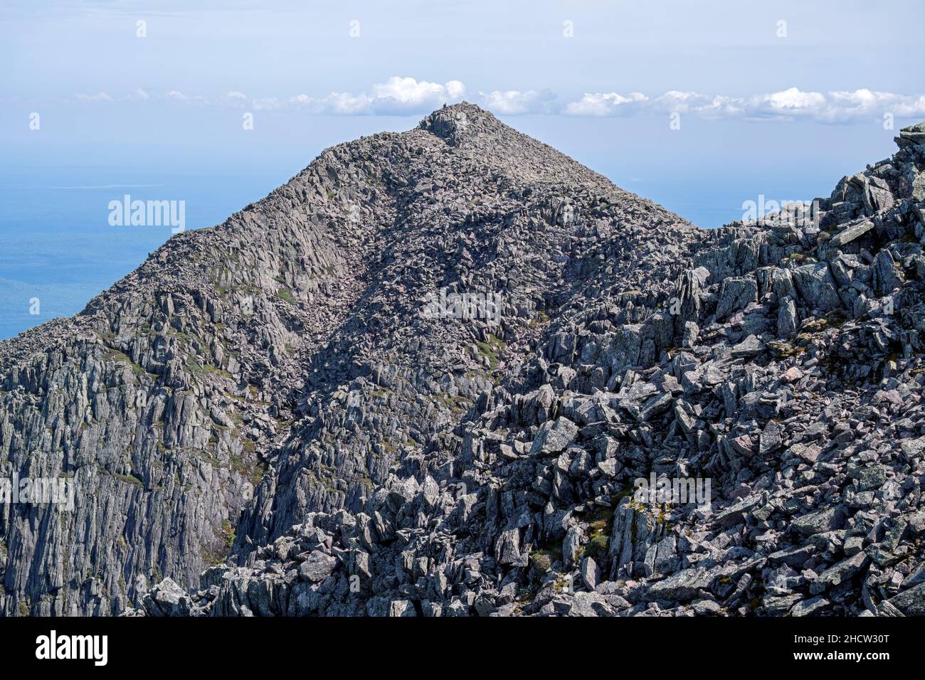 Pic sud du mont Katahdin au départ du Baxter Summit. Banque D'Images