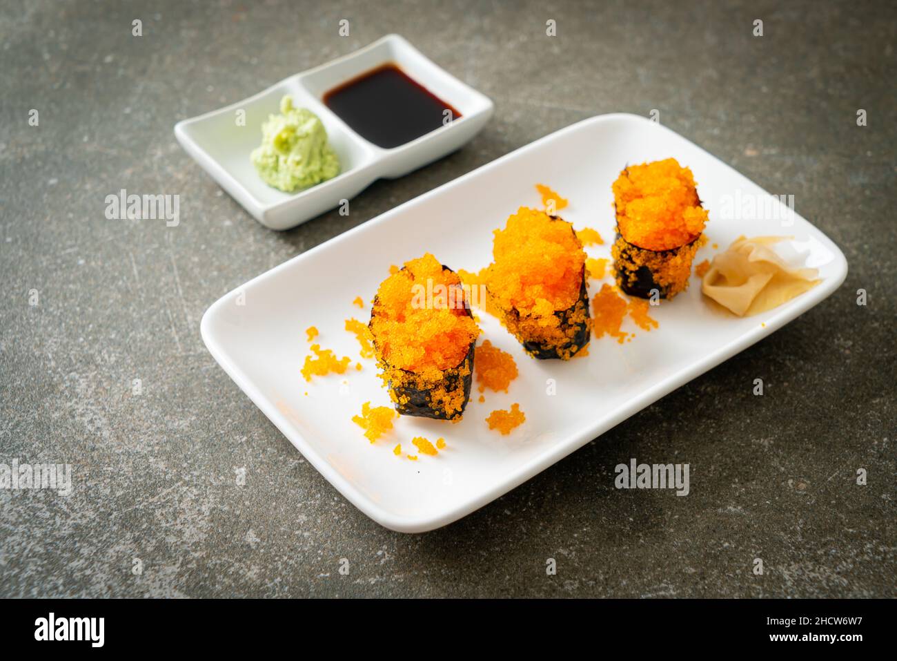 Ebiko Sushi ou crevettes Egg Sushi - cuisine japonaise Banque D'Images