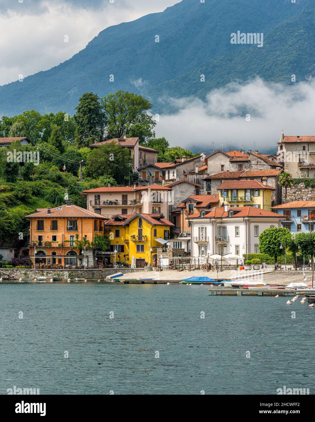 Le beau village de Mergozzo, Piémont, nord de l'Italie. Banque D'Images