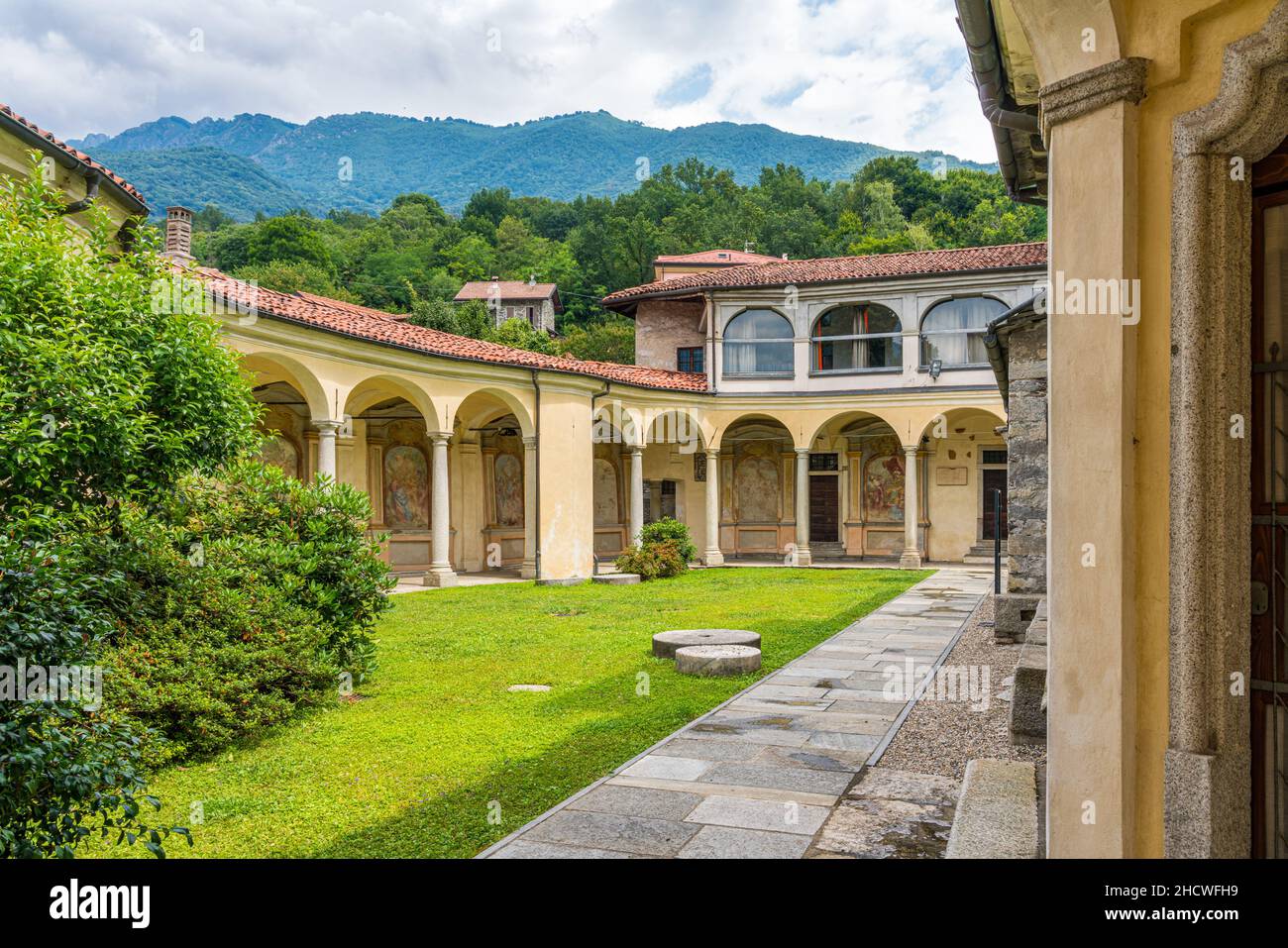 Le beau village de Mergozzo, Piémont, nord de l'Italie. Banque D'Images