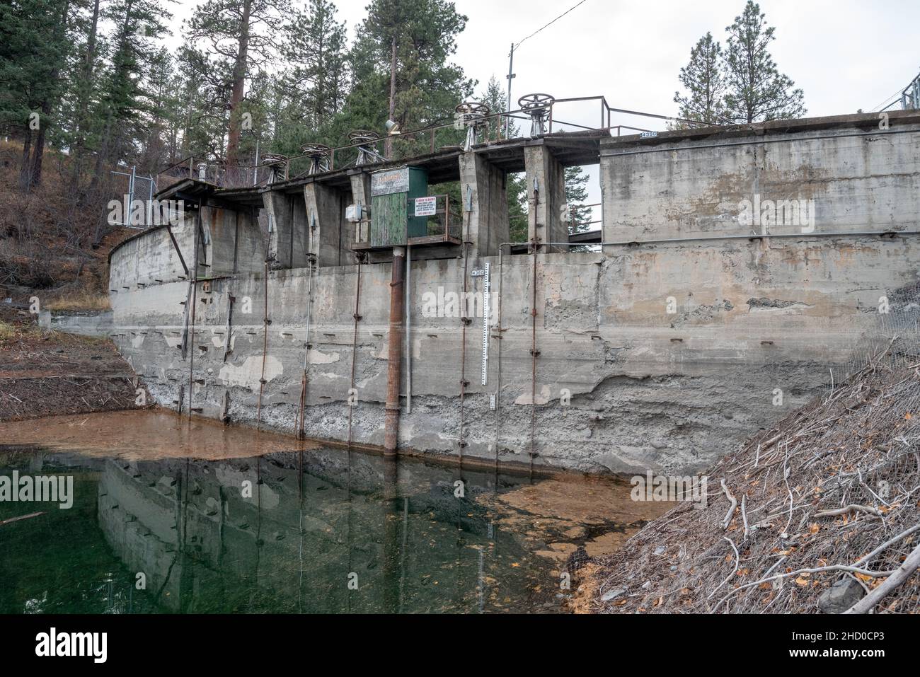 Le barrage vieillissant du lac Wallowa, comté de Wallowa, Oregon. Banque D'Images