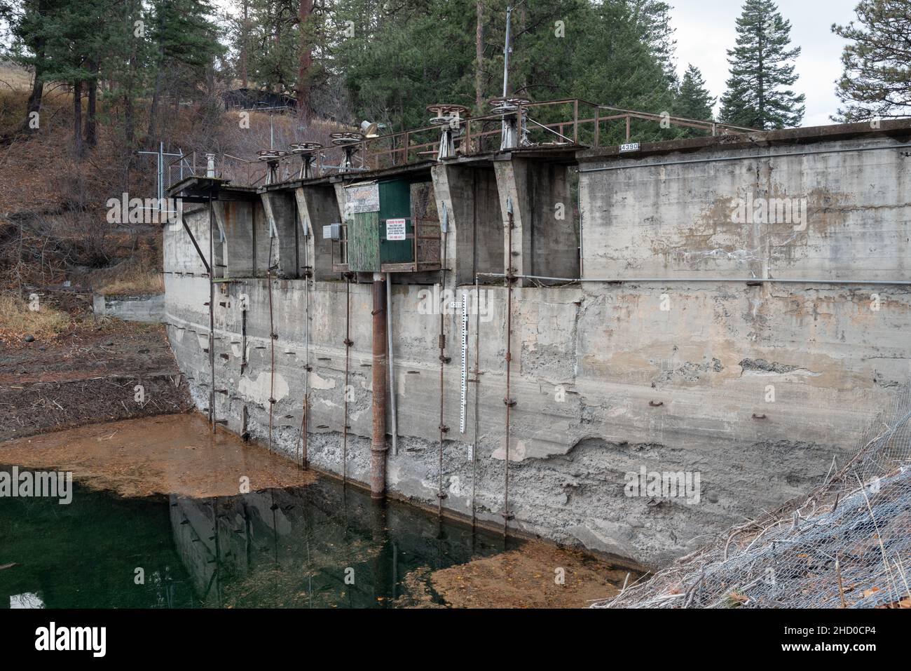 Le barrage vieillissant du lac Wallowa, comté de Wallowa, Oregon. Banque D'Images