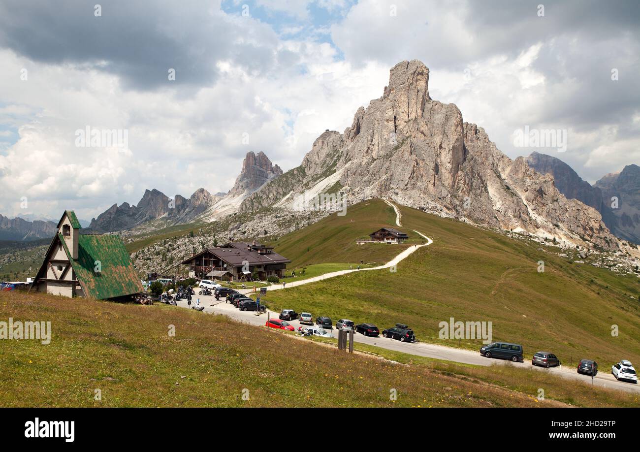 Passo Giau et le Mont Ra Gusela, l'une des belles montagnes des Dolomites italiens, du Tyrol du Sud, des Dolomiten, des Alpes européennes d'Italie Banque D'Images