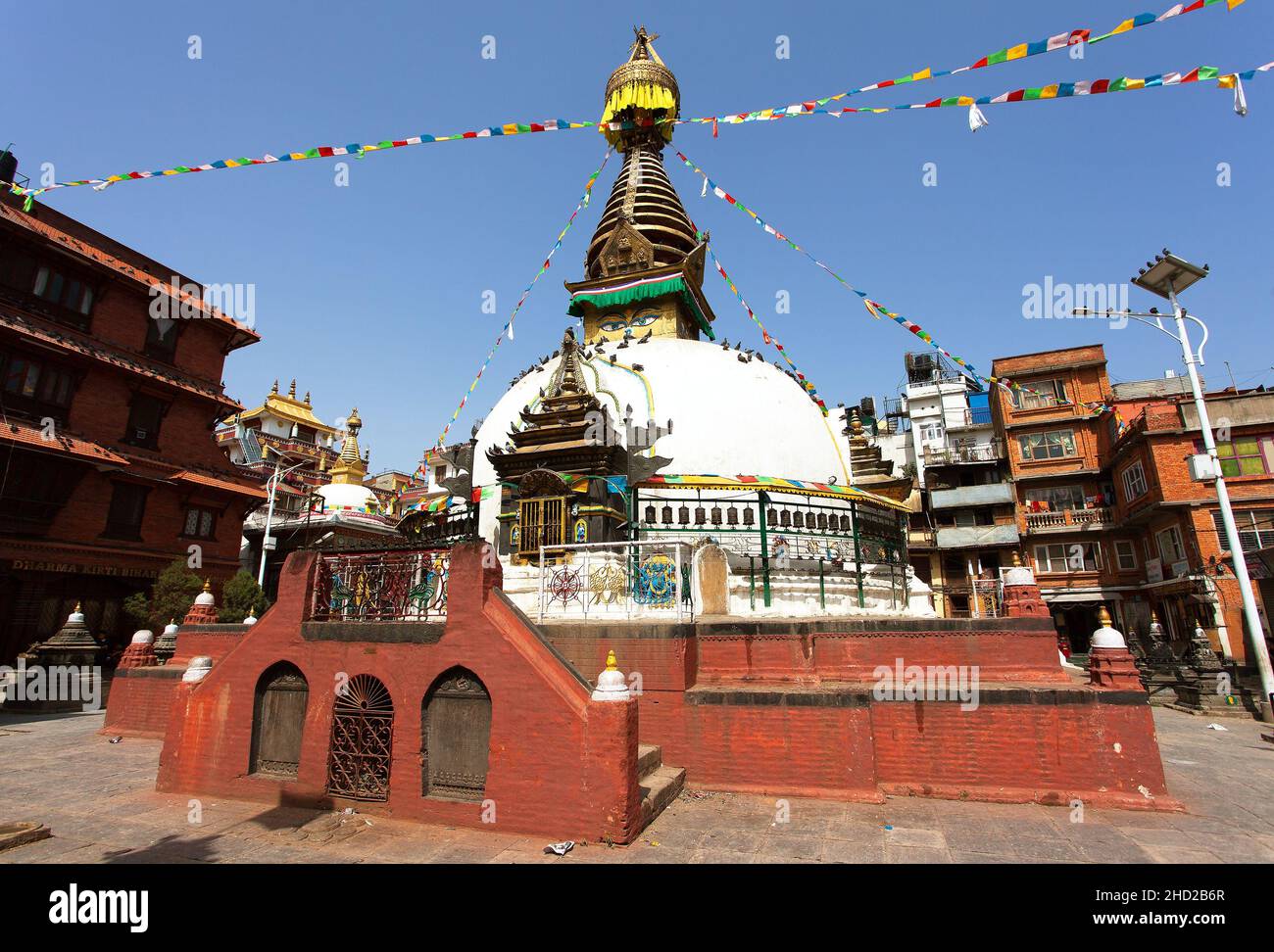 Kathesimbhu stupa, c'est stupa bouddhiste situé dans la vieille ville de Katmandou, Népal Banque D'Images