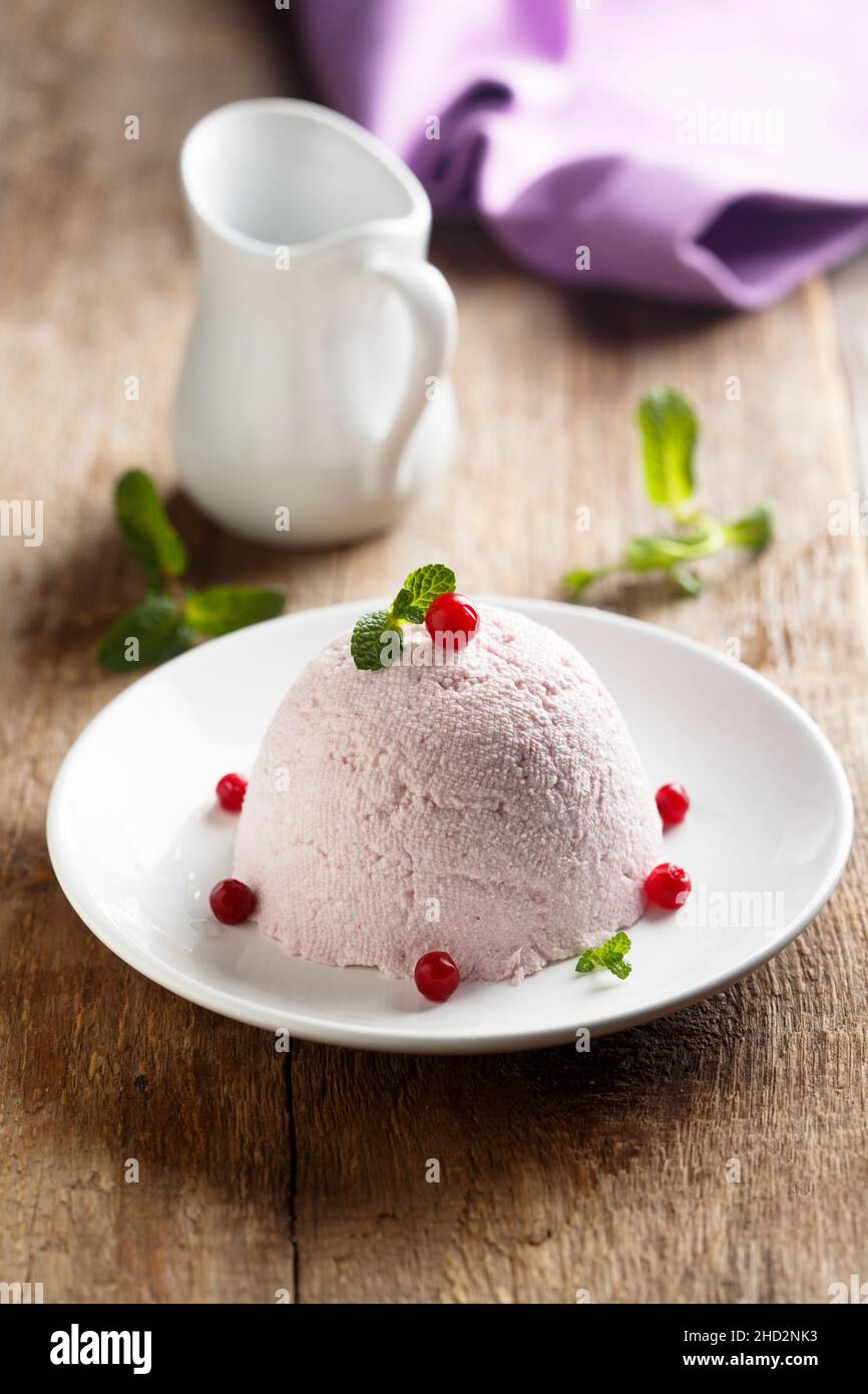 Dessert traditionnel au fromage cottage fait maison Banque D'Images