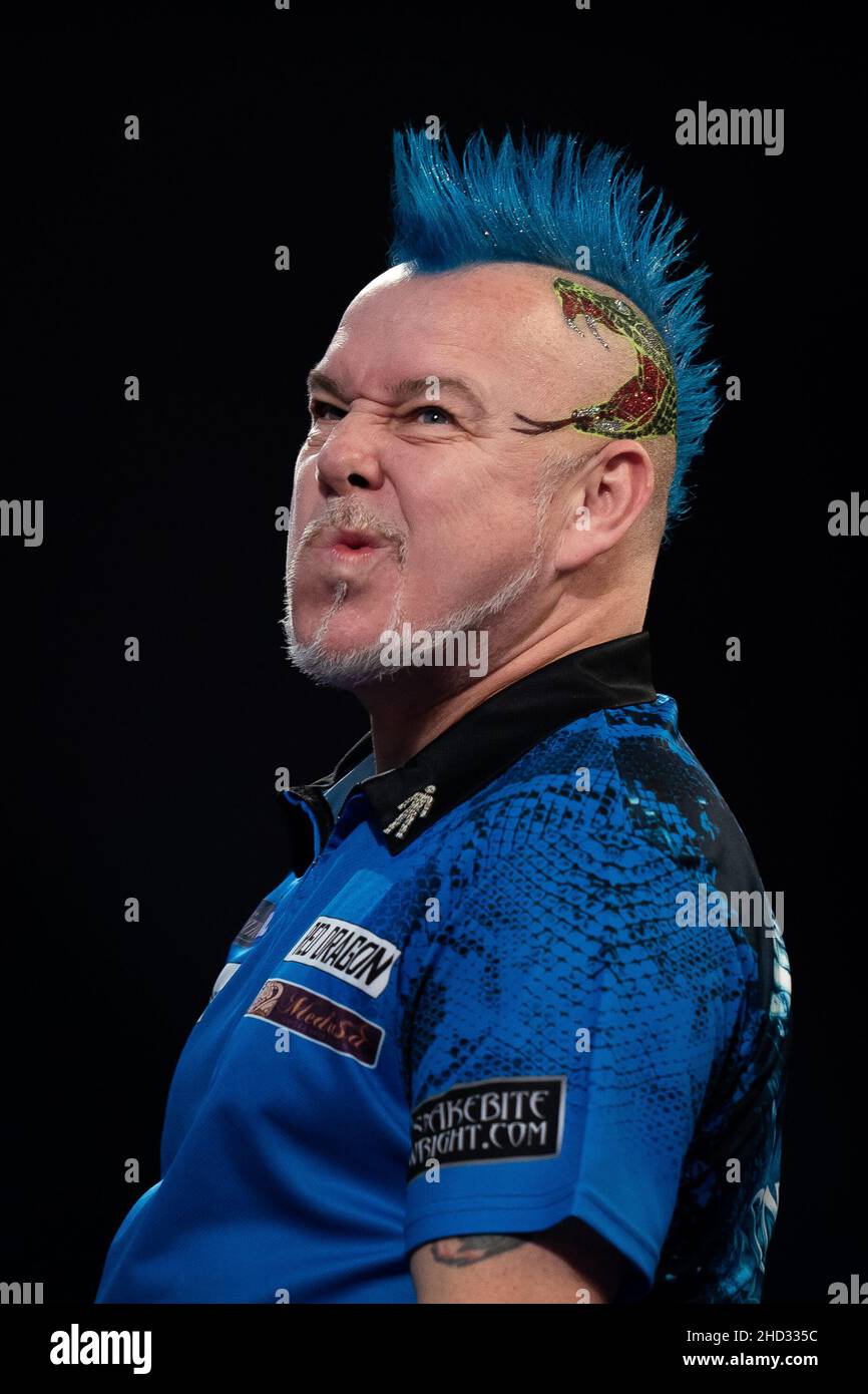 Peter Wright au cours de la quinze journée du Championnat du monde des fléchettes William Hill à Alexandra Palace, Londres.Date de la photo: Dimanche 2 janvier 2022. Banque D'Images