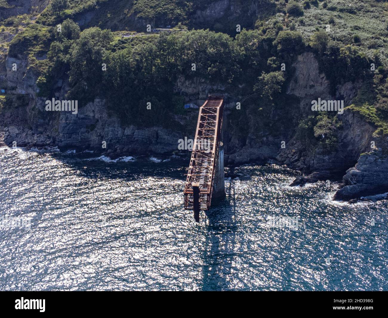 Vue aérienne avec drone de l'ancien quai de chargement de minerai abandonné Banque D'Images