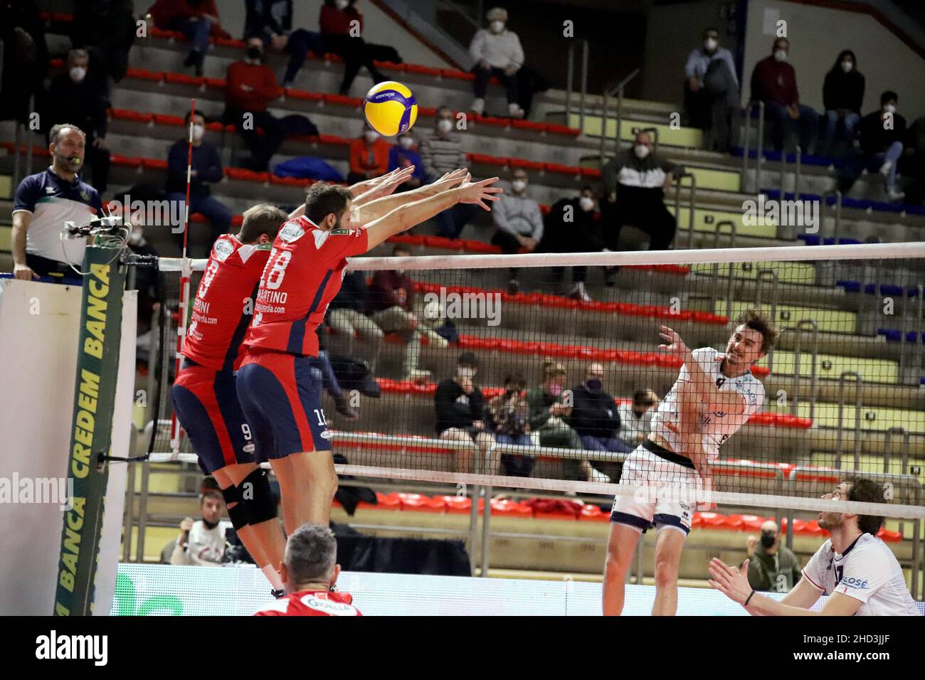 Taranto, Italie.02nd janvier 2022.Jean Patry Allianz Milano in schiacciata. durante Gioiella Prisma Taranto vs Allianz Milano, Campionato di Volley Superlega Serie A in Taranto, Italia, 02 gennaio 2022 Credit: Independent photo Agency/Alay Live News Banque D'Images