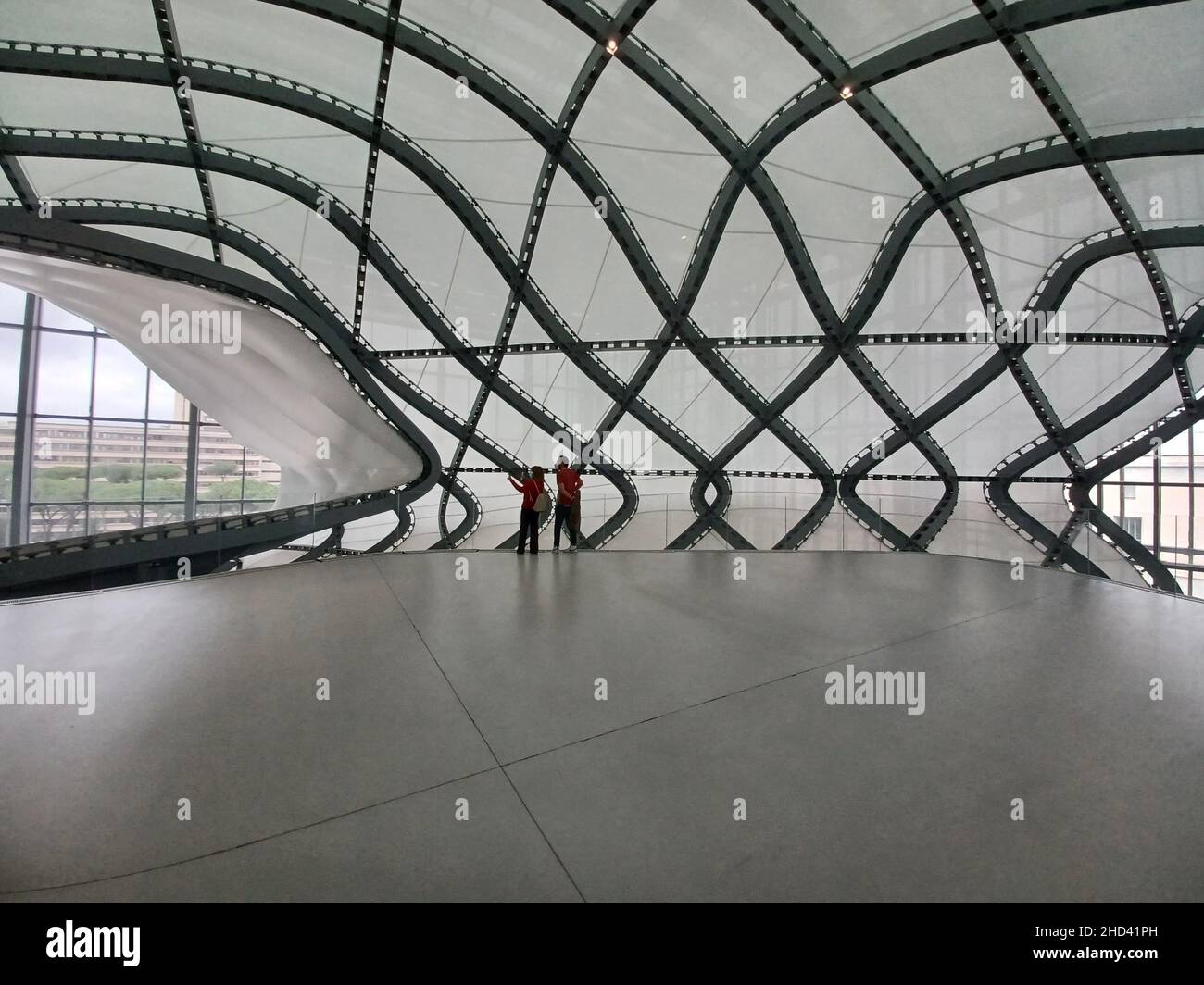 ROME, ITALIE - 10 JANVIER 2022 : intérieur du centre de congrès Cloud conçu par Massimiliano Fuksas Banque D'Images