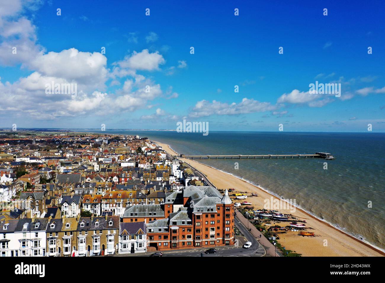 Vue aérienne sur le bord de mer de Deal Town, Kent, Royaume-Uni Banque D'Images