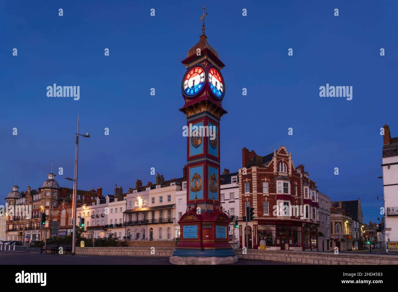 Angleterre, Dorset, Weymouth, l'Esplanade de Weymouth, la Tour de l'horloge jubilaire érigée en 1888 pour commémorer le Jubilé d'or de la reine Victoria Banque D'Images